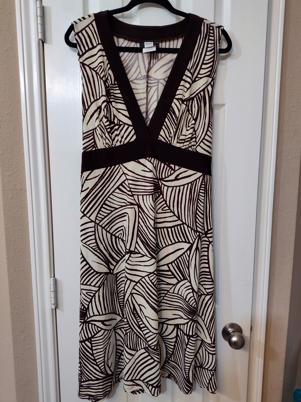 Studio Cream and Brown Sleeveless V-Neck Midi Dress